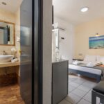 Agrabella - Single Economy room bath