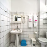 Bella Casita Family Apartments - Bathroom