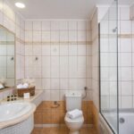 Blue Bay Resort - Bathroom