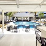 LaStellaApart - loby pool