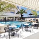 LaStellaApart - pool bar