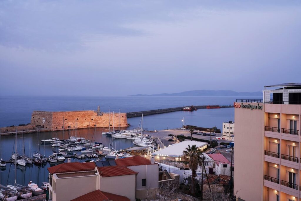 LatoBoutique - Karatarakis Lato Hotel Lobby 01