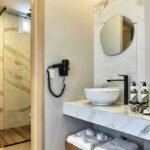 LotusRise - Deluxe Double Room with Jacuzzi 4