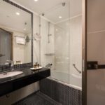 Theartemis Palace - Superior Room Bathroom