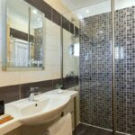 VasiaSeaRetreat - vasia_sea_retreat_double_room_bathroom 2