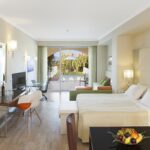 AtriumPlatinum - Deluxe Junior Suite Sea View _ Personal Pool 2