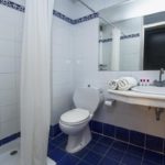 LItoHotel - 20.09-Bathroom-with-shower.jpg